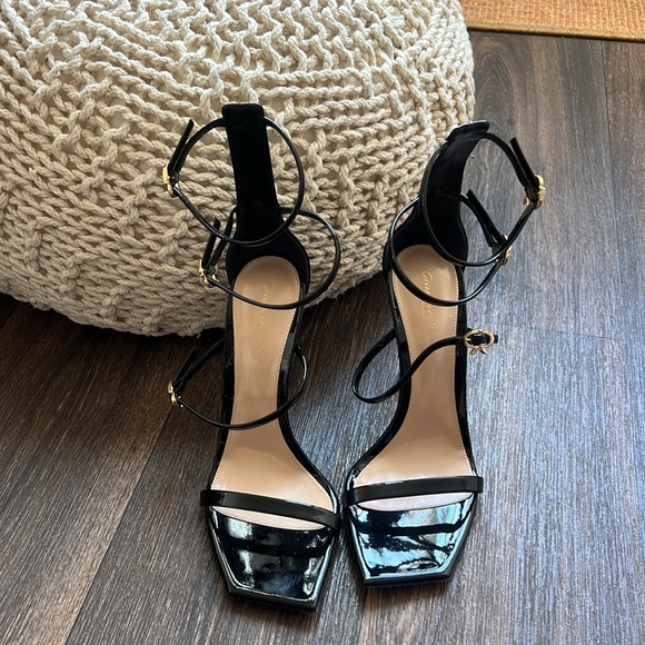 Gianvitto Rossi Heels - Picture 3 of 10